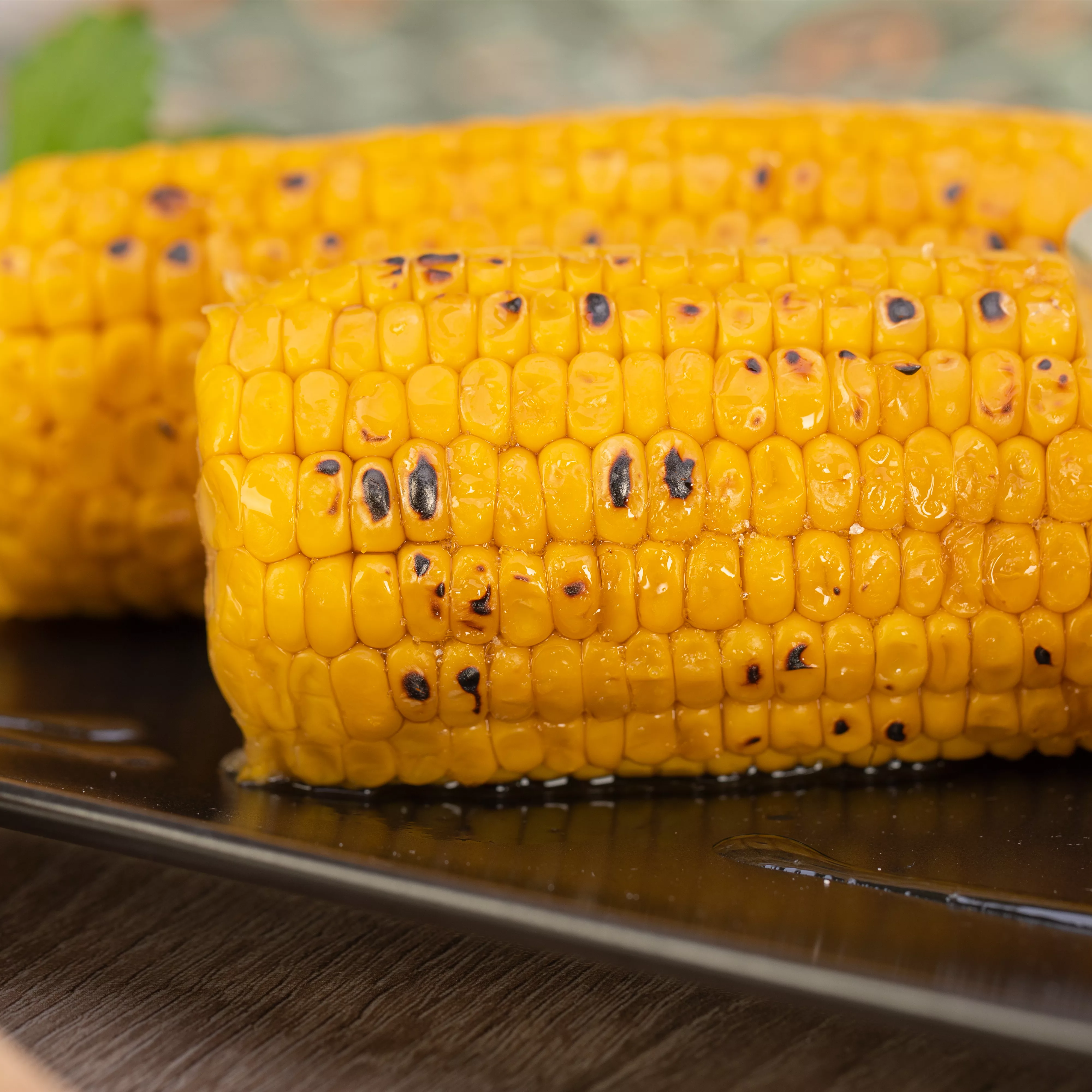 Rezept August 2025: Goldgelber Maiskolben mit Honigglasur