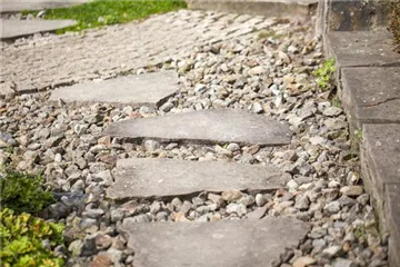 Neue Gartenwege anlegen